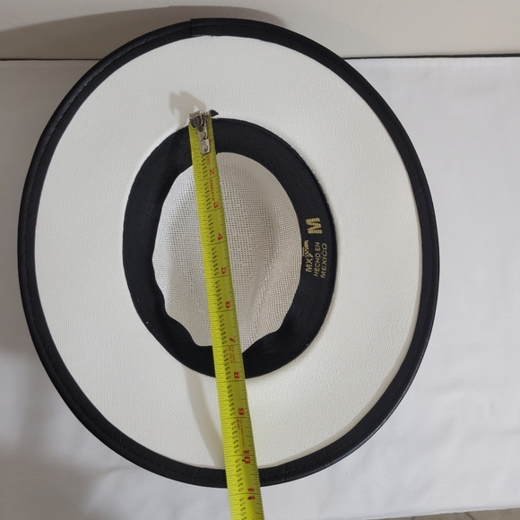 New Beautiful Embroidered Hat - Picture 10 of 13